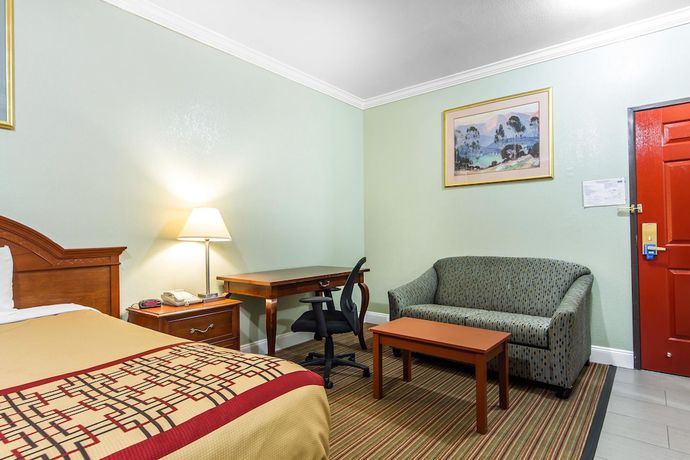 Imagen de la habitación del Hotel Rodeway Inn and Suites, Hayward. Foto 15