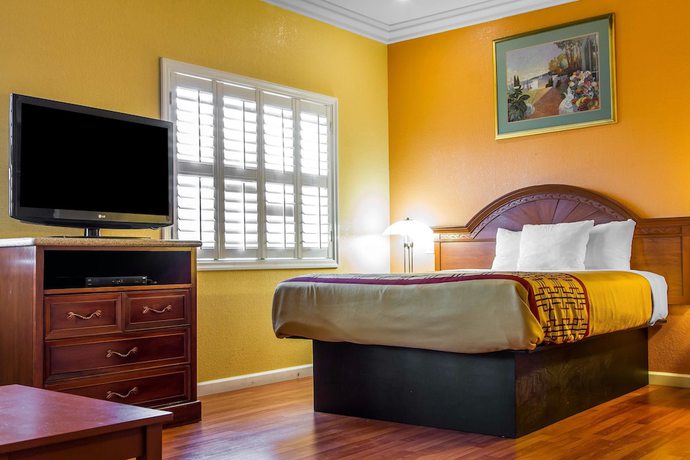 Imagen de la habitación del Hotel Rodeway Inn and Suites, Hayward. Foto 16