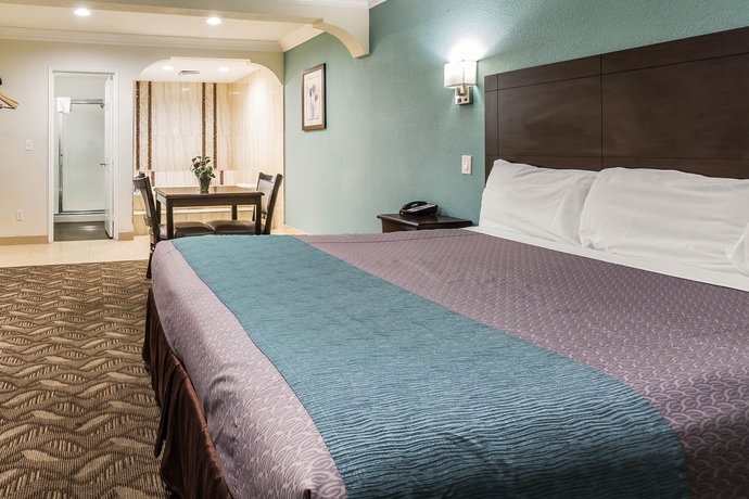 Imagen de la habitación del Hotel Rodeway Inn and Suites, Inglewood. Foto 5