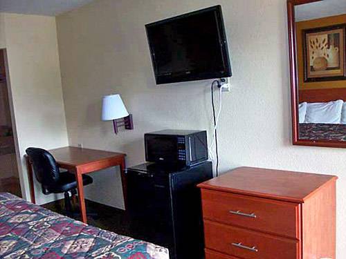 Imagen de la habitación del Hotel Rodeway Inn and Suites, Macon. Foto 6