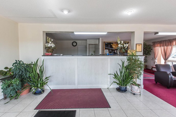 Imagen de los interiores del Hotel Rodeway Inn and Suites, Marietta. Foto 15