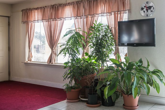 Imagen de los interiores del Hotel Rodeway Inn and Suites, Marietta. Foto 17