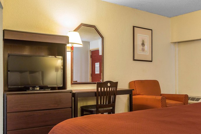 Imagen de la habitación del Hotel Rodeway Inn and Suites, Marietta. Foto 10
