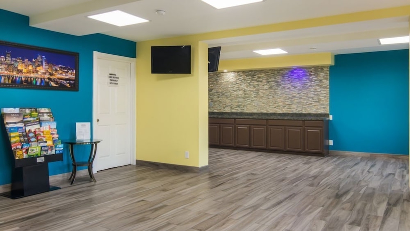 Imagen de los interiores del Hotel Rodeway Inn and Suites Monroeville - Pittsburgh. Foto 19