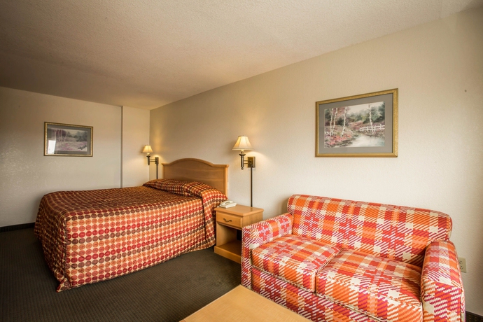 Imagen de la habitación del Hotel Rodeway Inn and Suites Near Outlet Mall - Asheville. Foto 5