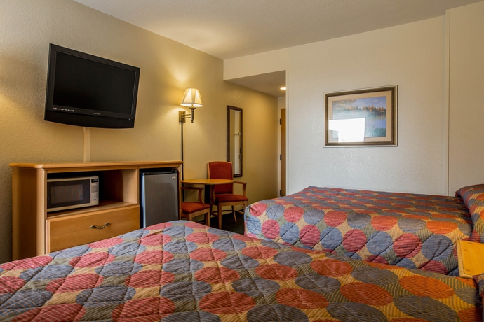 Imagen de la habitación del Hotel Rodeway Inn and Suites Near Outlet Mall - Asheville. Foto 11