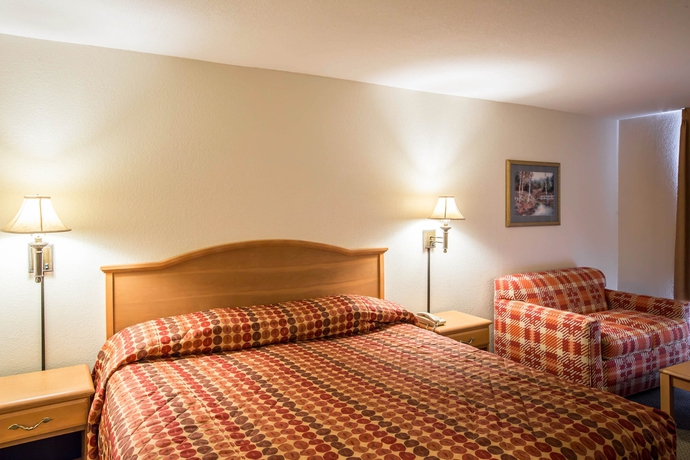 Imagen de la habitación del Hotel Rodeway Inn and Suites Near Outlet Mall - Asheville. Foto 13