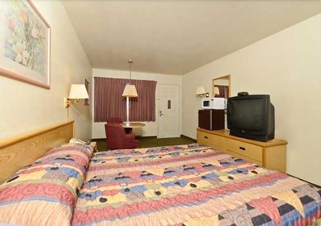 Imagen de la habitación del Hotel Rodeway Inn and Suites, Needles. Foto 9