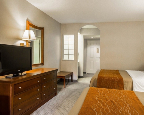 Imagen de la habitación del Hotel Rodeway Inn and Suites On The River. Foto 7