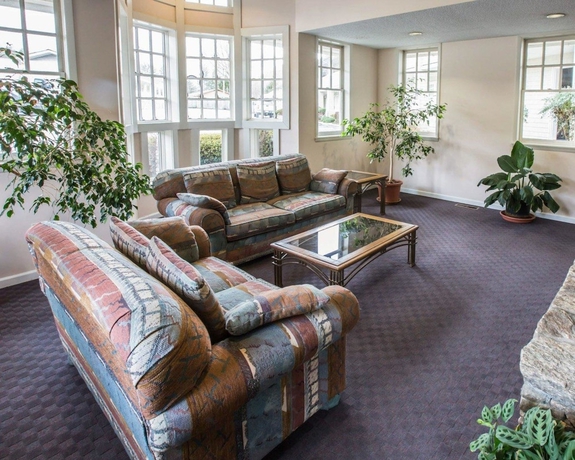 Imagen de los interiores del Hotel Rodeway Inn and Suites On The River. Foto 18