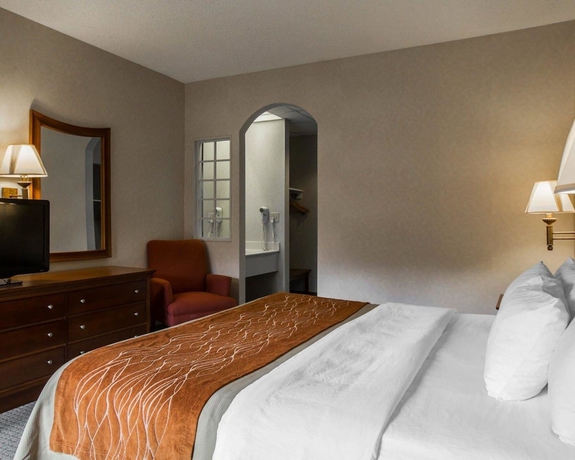 Imagen de la habitación del Hotel Rodeway Inn and Suites On The River. Foto 16