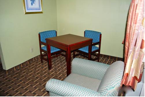 Imagen de la habitación del Hotel Rodeway Inn and Suites Smyrna. Foto 5