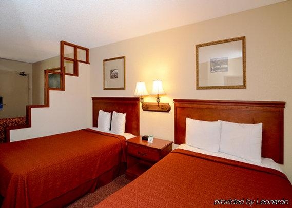 Imagen general del Hotel Rodeway Inn and Suites South Of Fiesta Park. Foto 4