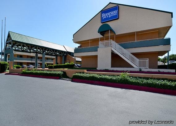 Imagen general del Hotel Rodeway Inn and Suites South Of Fiesta Park. Foto 7