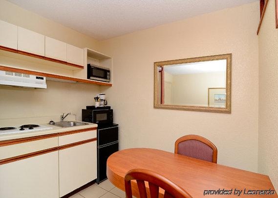Imagen general del Hotel Rodeway Inn and Suites South Of Fiesta Park. Foto 14