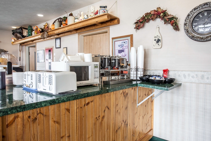 Imagen del bar/restaurante del Hotel Rodeway Inn and Suites Spokane Valley. Foto 8