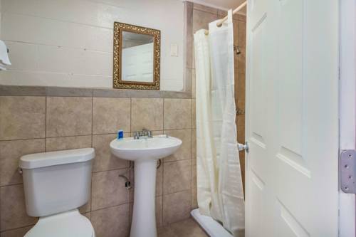 Imagen de la habitación del Hotel Rodeway Inn and Suites, Walhalla. Foto 2