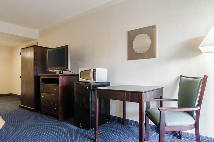 Imagen de la habitación del Hotel Rodeway Inn and Suites Williamsburg Central. Foto 9