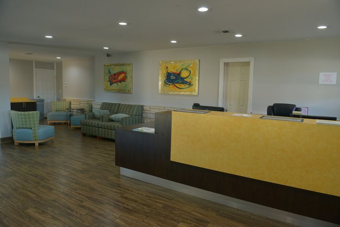 Imagen de los interiores del Hotel Rodeway Inn and Suites Winter Haven Chain Of Lakes. Foto 18