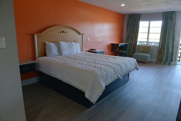 Imagen de la habitación del Hotel Rodeway Inn and Suites Winter Haven Chain Of Lakes. Foto 7