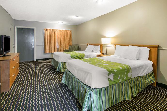 Imagen de la habitación del Hotel Rodeway Inn and Suites Winter Haven Chain Of Lakes. Foto 10