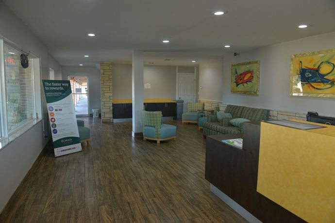 Imagen de los interiores del Hotel Rodeway Inn and Suites Winter Haven Chain Of Lakes. Foto 20