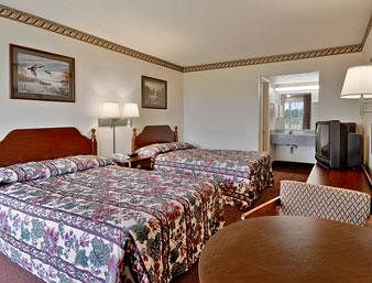 Imagen de la habitación del Hotel Rodeway Inn de Concord. Foto 5