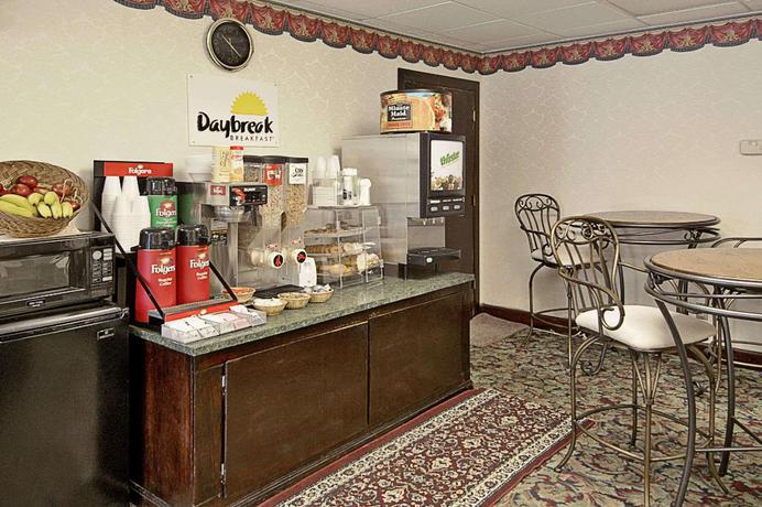 Imagen del bar/restaurante del Hotel Rodeway Inn de Concord. Foto 3
