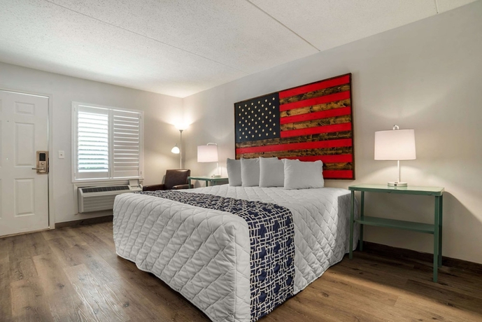 Imagen de la habitación del Hotel Rodeway inn & Suites Fort Rucker. Foto 2