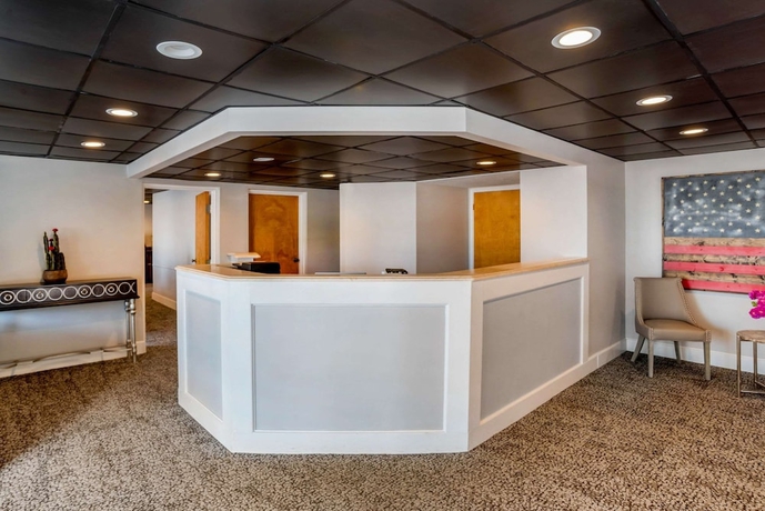 Imagen de los interiores del Hotel Rodeway inn & Suites Fort Rucker. Foto 18