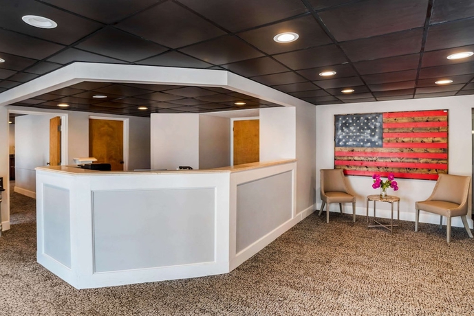 Imagen de los interiores del Hotel Rodeway inn & Suites Fort Rucker. Foto 19