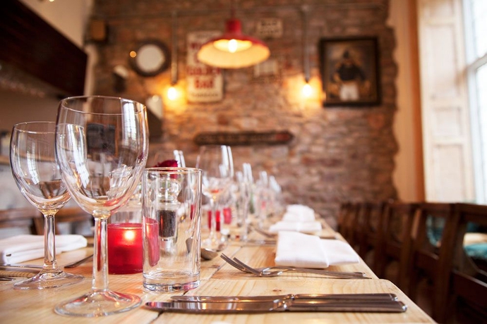 Imagen del bar/restaurante del Hotel Rodney. Foto 10