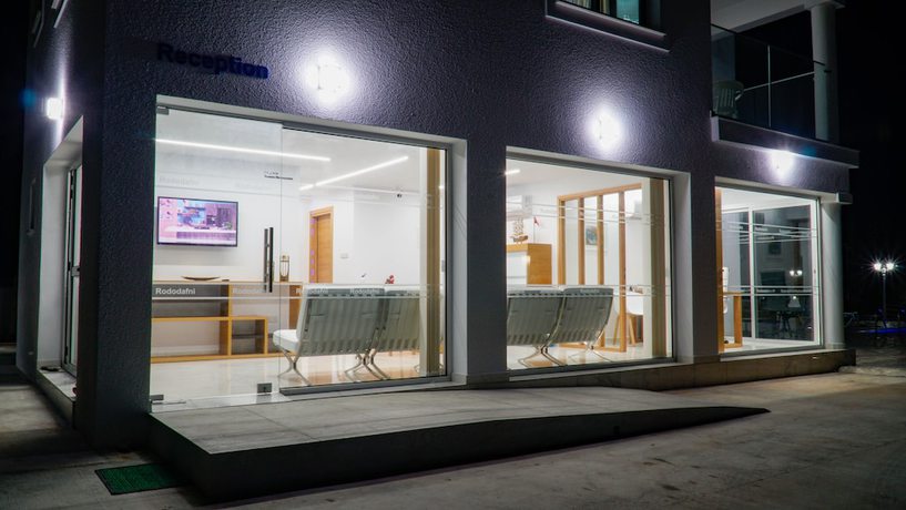 Imagen de los interiores del Hotel Rododafni Beach Apartments. Foto 17