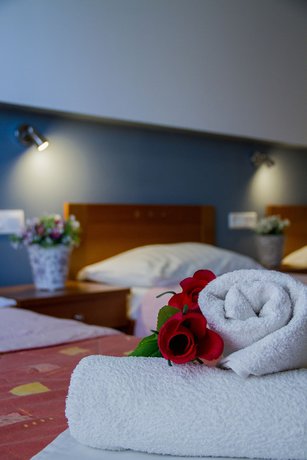 Imagen de la habitación del Hotel Rodon, Katerini. Foto 17