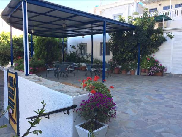 Imagen de los exteriores del Hotel Rodon, Patmos. Foto 18