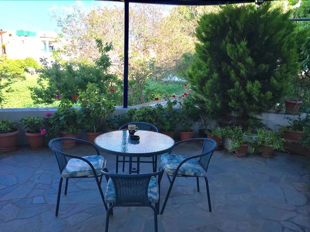 Imagen de los exteriores del Hotel Rodon, Patmos. Foto 20
