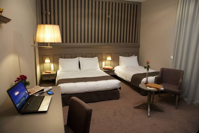 Imagen de la habitación del Hotel Rodopi, Komotin&iacute;. Foto 15