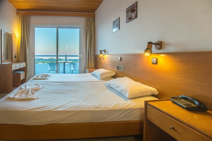 Imagen de la habitación del Hotel Rodos Blue Resort. Foto 3