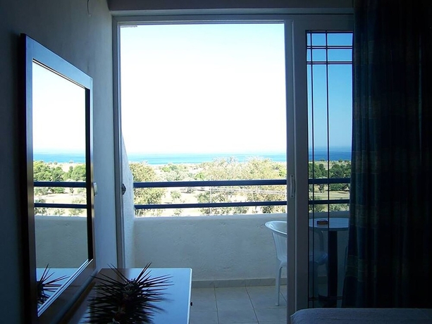 Imagen de la habitación del Hotel Rodos Blue Resort. Foto 4