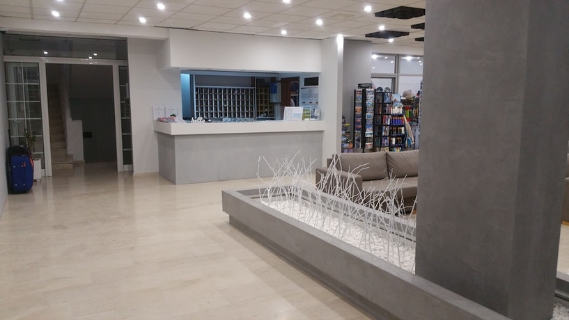 Imagen de los interiores del Hotel Rodos Blue Resort. Foto 17