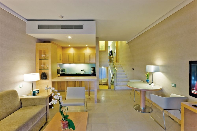 Imagen de los interiores del Hotel Rodos Palace. Foto 6