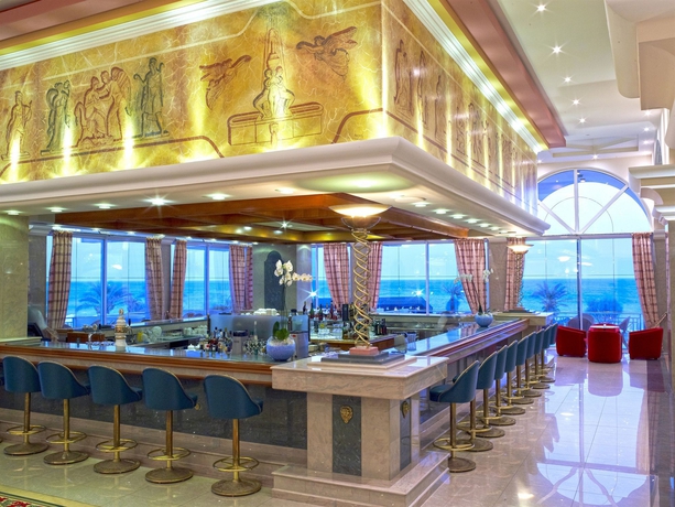 Imagen del bar/restaurante del Hotel Rodos Palladium Leisure and Wellness. Foto 5