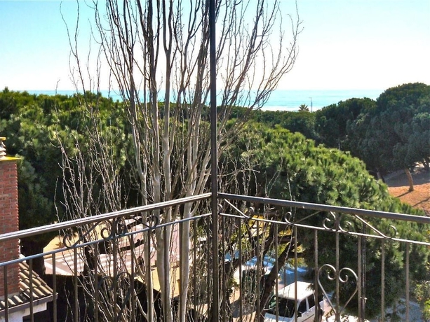 Imagen de los exteriores del Hotel Rodsan. Foto 16