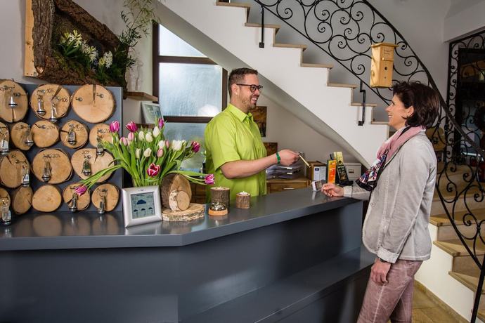 Imagen de los interiores del Hotel Roeb. Foto 18