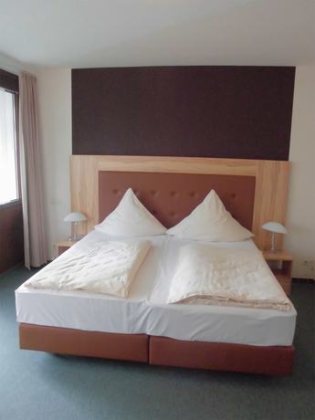 Imagen de la habitación del Hotel Roeb. Foto 15