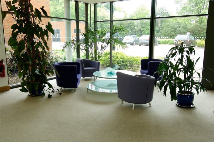 Imagen de los interiores del Hotel Roffey Park Institute. Foto 10