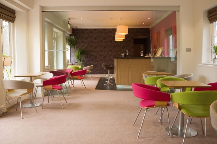 Imagen de los interiores del Hotel Roffey Park Institute. Foto 14