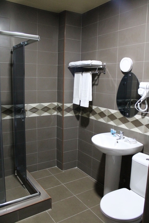 Imagen de la habitación del Hotel Rogalux. Foto 11