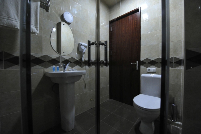 Imagen de la habitación del Hotel Rogalux. Foto 16