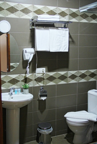 Imagen de la habitación del Hotel Rogalux. Foto 17